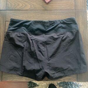 Maternity GapFit 3.5” Running Shorts